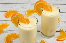 Orange Vanilla Dreamsicle Smoothie With Fresh Oranges And Vanilla Greek Yogur Smoothie Recipe Orange Juice Orange Smoothie Recipes Creamsicle Smoothie Recipe