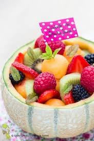La Bonne Idee Creuser Un Melon Pour Y Servir La Salade De Fruits Salade De Fruits Salade De Fruits Frais Recettes De Cuisine