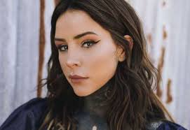 We would like to show you a description here but the site won't allow us. Candelaria Tinelli Se Canso Del Pelo Morocho Y Decidio Hacerse Un Rotundo Cambio De Look El Dia De Hoy