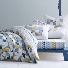 Housse De Couette Et Taie Intuition Essix Aux Motifs Geometriques Esprit Scandin Decoclico Housse De Couette Parure De Lit Linge De Lit