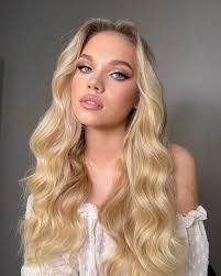 Danielle Casillas's Instagram, Twitter & Facebook