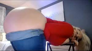 Booty Popping out of Jeans - XNXX.COM