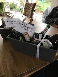 Mannergeschenke Einen Biergarten Zum Verschenken Geld Hubsch Verpackt Geschenke Alkohol Geschenke Geschenke Fur Manner
