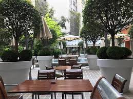 Click here to book online with your credit card. Die Terrasse Picture Of Le Royal Monceau Raffles Paris Tripadvisor