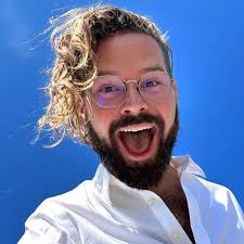 Adrian Solgaard (@adriansolgaard) • Threads, Say more