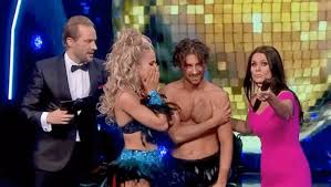 Returned for a fifth season on september 19, 2009, until november 21, 2009. Etter Sjokkskaden I Skal Vi Danse Pa Lordag Blir Det Na Nye Forandringer Onlinenytt