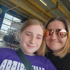 Anyone know where in town could do a cupcake ice cream cake like this. I  need it by second weekend in August.