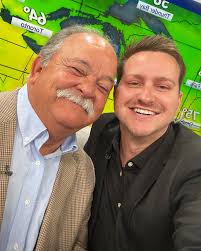 Kari Bregin, a local FX makeup artist, did such an amazing job yesterday  transforming half of Blake's face into a leopard!! 🐆 Tune into Ozarks Live  today at 3 pm