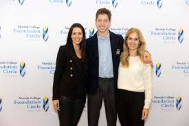 Gabrielle molnar is 31 years old.talking about their children, nick and gabrielle have a daughter together, ella.nick prefers to set a boundary between his personal and professional life, and often spends his mornings having breakfast with his daughter and wife, reports daily mail. Afterpay S Nick Molnar In Conversation At The Moriah Foundation Circle Cocktail Party J Wire