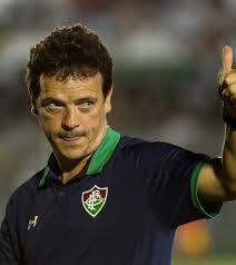 Após a saída de cuca, o e o auxiliar técnico márcio araújo, que começou a carreira como jogador nas categorias de base do são paulo e foi campeão neste ano, diniz foi contratado pelo fluminense, onde permaneceu até 19 de agosto de 2019. Jogadores Do Fluminense Comentam Reencontro Com Fernando Diniz Ric