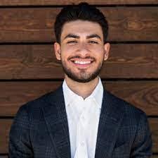 Aaron Abayev's Instagram, Twitter & Facebook