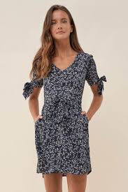Les push up mystery salsa mettront parfaitement en évidence vos courbes. Robe Courte Fleurie Salsa 1229888245 En Vente Chez Lessculpteurs