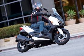 Ada dua jenis motor sport terbaik 250cc terbaik yang ada dipasarkan indonesia. 2018 Yamaha Xmax Review 17 Fast Facts