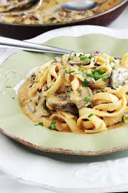 Recette Pates Aux Champignons Sauce Cremeuse Recette Recette Pate Pates Aux Champignons Plat Vegetarien