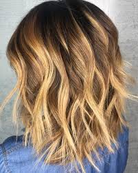 Mossi, scalati e long bob! Top 50 Tagli Medi Per Capelli Spessi Nel 2022 Capellidistile It