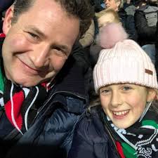 I've just started listening to the Patrick Tull readings of the canon. I  think they're tremendous, really immersive and as he speaks slowly and I'm  quite a quick reader the beauty and