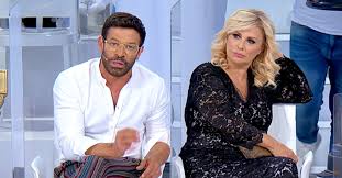 L'unico profilo ufficiale di #uominiedonne su instagram! Uomini E Donne Gianni Sperti Ha Fatto Coming Out