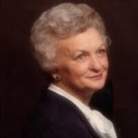 Elizabeth Popham's Instagram, Twitter & Facebook