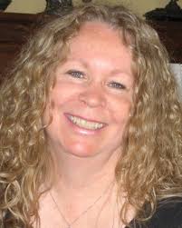 Amy Peer's Instagram, Twitter & Facebook