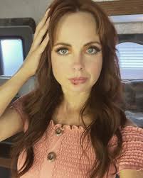 Despite how it might look, I'm SUPER EXCITED to go back to work in  Albuquerque tomorrow! Happy Trails! 👢🐴 🌵