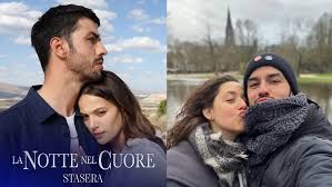 La notte nel cuore torna stasera in tv su Canale 5 con nuovi episodi:  scopri chi è Aras Aydın, l'attore che interpreta Nuh Çakirca, dalla  carriera all'amore per la moglie Melis Birkan -