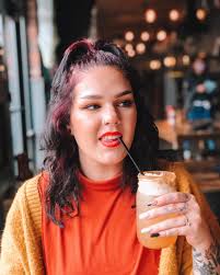 𝕸𝖔𝖑𝖑𝖞 𝖑𝖔𝖗𝖉 𝕰𝖑𝖙𝖔𝖓 𝖏𝖔𝖍𝖓𝖘𝖔𝖓