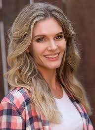 Who is Jocelyn Saenz dating? Jocelyn Saenz boyfriend, husband