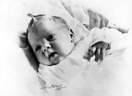 1940 A Baby Queen Margrethe Ii And Her Parents Frederick Ix And Queen Ingrid Of Denmark Baby Queen Denmark Royal Family Queen Margrethe Ii