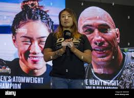 Angela lee hi-res stock photography and images
