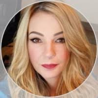 100+ perfiles de «Kelli»