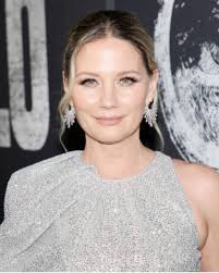 Jennifer Nettles added a new photo.