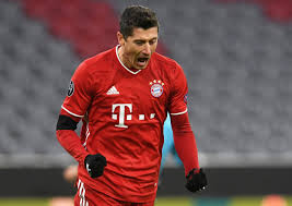 He joins messi, ronaldo and ibrahimovic as the fourth active player to reach the. Lewandowski Could End Ronaldo Messi Rule At Fifa Best Player Awards Daily Sabah