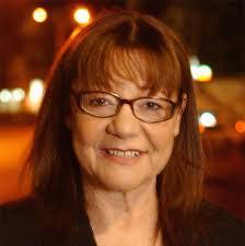 Lily Perry's Instagram, Twitter & Facebook