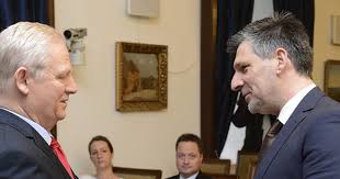 A blikktől értesült kárász róbert a botrányról: Milliokkal Tomi Ki A Kormany A Fideszes Karasz Robert Alapitvanyat Ez A Lenyeg