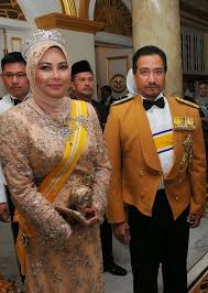 Warisan Raja Permaisuri Melayu Khas Sempena Ulangtahun Perkahwinan Ke 20 Sultan Dan Sultanah Terengganu