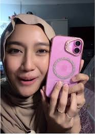 Unboxing iPhone 16 Plus: Pink Edition