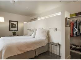 Pin By Ana Maria Caravita On Closet In 2020 Closet Behind Bed Wardrobe Behind Bed Bed In Closet