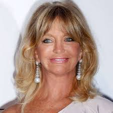 Stylists Share 5 Best Medium-Length Hairstyles That Are 'So Flattering' For  Women Over 50