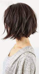 Angled cut with honey highlights 37 Short Choppy Layered Haircuts Messy Bob Hairstyles Trends For Autumn Winter 2019 2020 Messy Bob Hair Messy Short Hair Messy Bob Hairstyles Bob Hairstyles