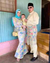 Nama pelakon baru niena baharun tetiba menjadi hot di blog ini sejak drama sayangku kapten mukhriz mendapat perhatian penonton sejak ditayangkan di tv3 setiap petang jam 7:00 malam. Logik Lah Kalau Dah Jadi Mak Instagram Penuh Gambar Anak Macam Datin Niena Baharun Nona