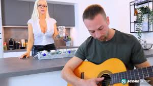 Tania Amazon Makes Music To Shag By - EPORNER