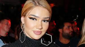 Wie viel verdient shirin david? Ex Dsds Jurorin Shirin David Feiert Die Rapperin Im Neuen Song Lieben Wir Ihr Coming Out Als Bisexuell