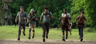 Résultat de recherche d'images pour "la file devant un cinema"