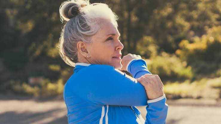 One Lifelong Exercise Habit Is Linked to Healthier Signs of Aging After 55  : ScienceAlert