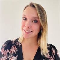 Berta Estes's Instagram, Twitter & Facebook