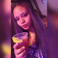 As famosas Inglesinhas coloridas agora com a super tendências dos esmaltes  Neons 😍😍 . 👜 ONDE COMPRAR: link na Bio 📷@fernandasouza_nails ⚠ A cor do  produto pode variar de acordo com a foto e iluminação 😉⠀⠀⠀⠀⠀⠀]