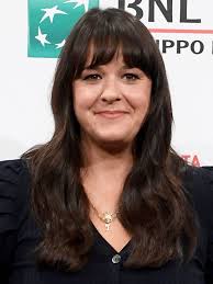 Kelly Carmichael's Instagram, Twitter & Facebook