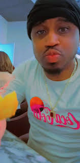 Judge yo mama.. I know I'm fat😎