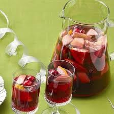 For traditional red sangria, chamberlain suggests using a bold wine low in tannins and marked by subtle sweetness. 5 Best Red Wines For Sangria What S The Best Wine For Sangria