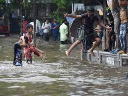 Heavy rain alert in mumbai : Memes Flood Social Media As Heavy Rains Lash Mumbai